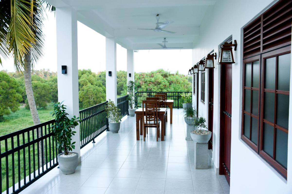 Otha Shy Airport Transit Hotel - Housity