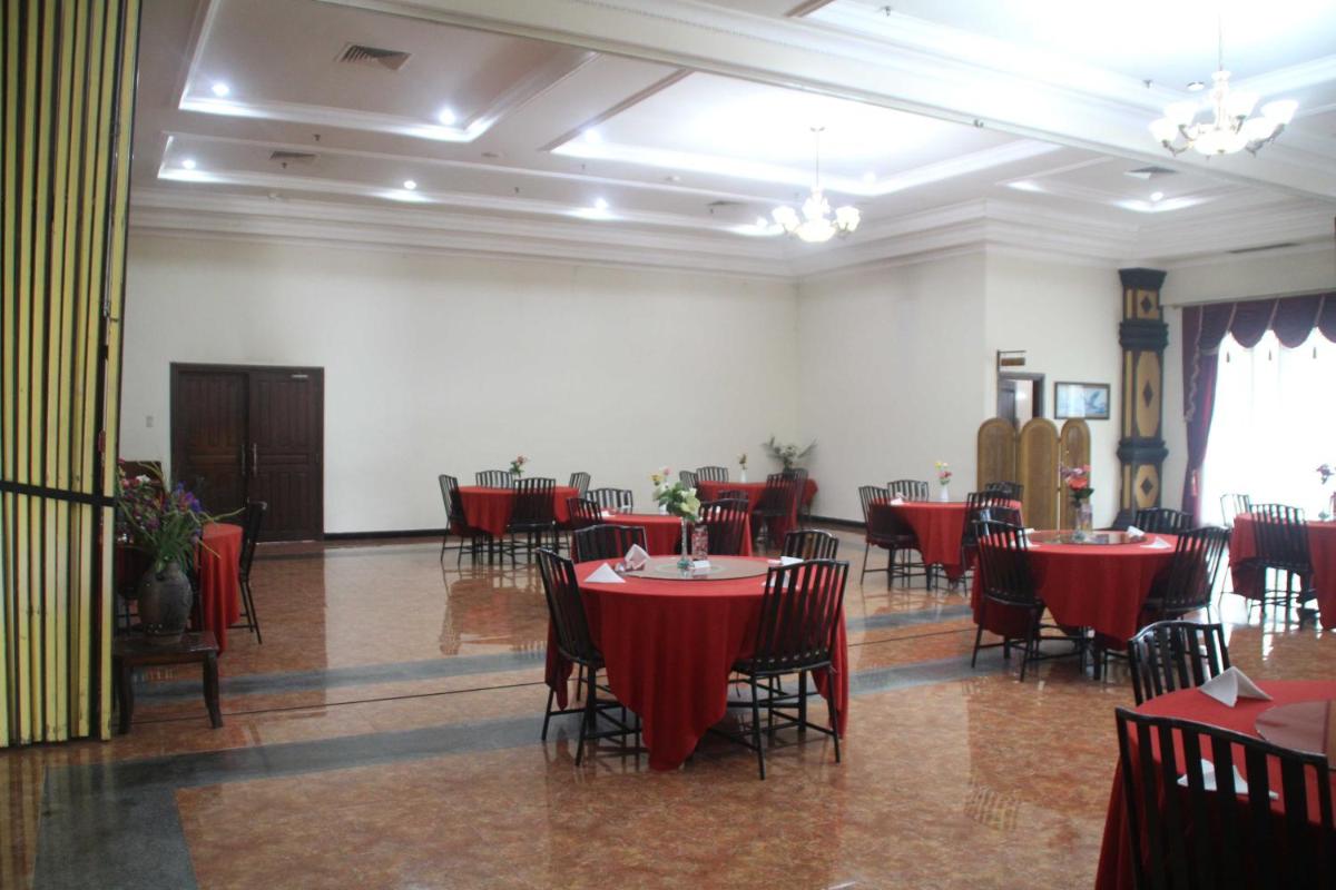 Mega Bintang Sweet Hotel - Housity