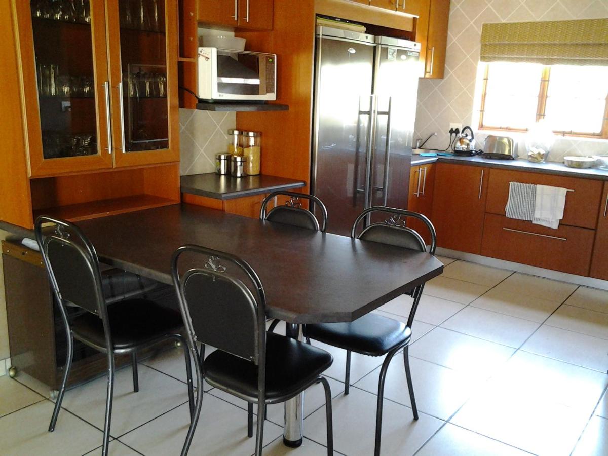 Villa-Mari Self Catering Apartment - Housity