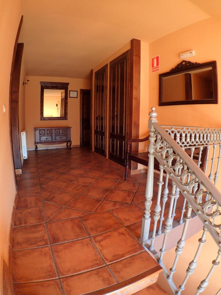 Hostal Santiago - Housity