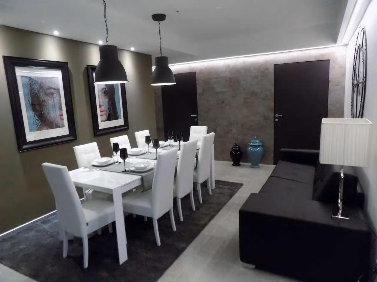 Hs4U ArtGallery Design apartment - Housity