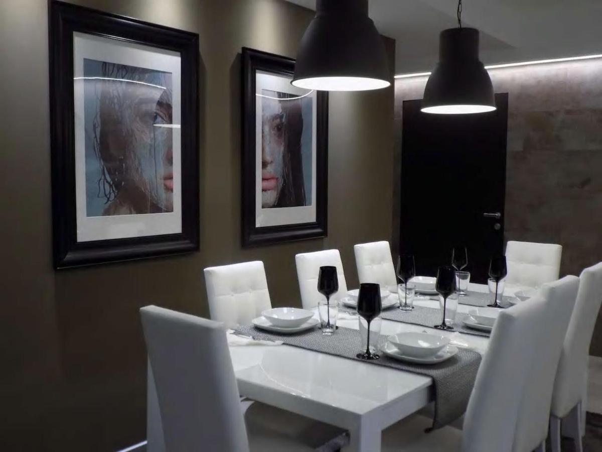 Hs4U ArtGallery Design apartment - Housity