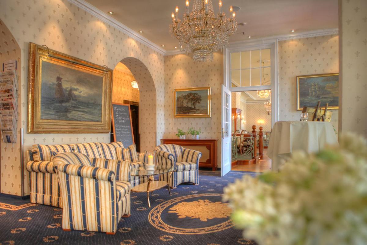 SEETELHOTEL Villa Esplanade mit Aurora die zwei Villen als Rückzugsorte mit Stil, Genuss und Geschichte - Housity