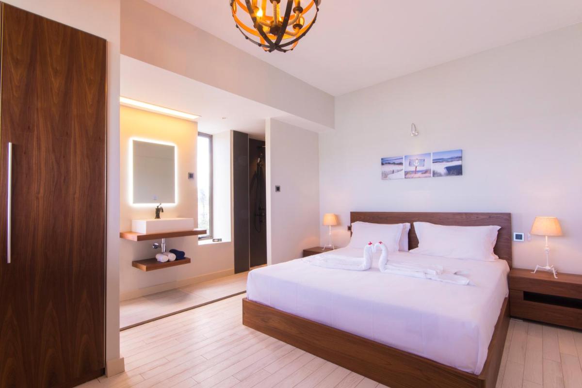 Azure Beach Boutique Hotel - Housity