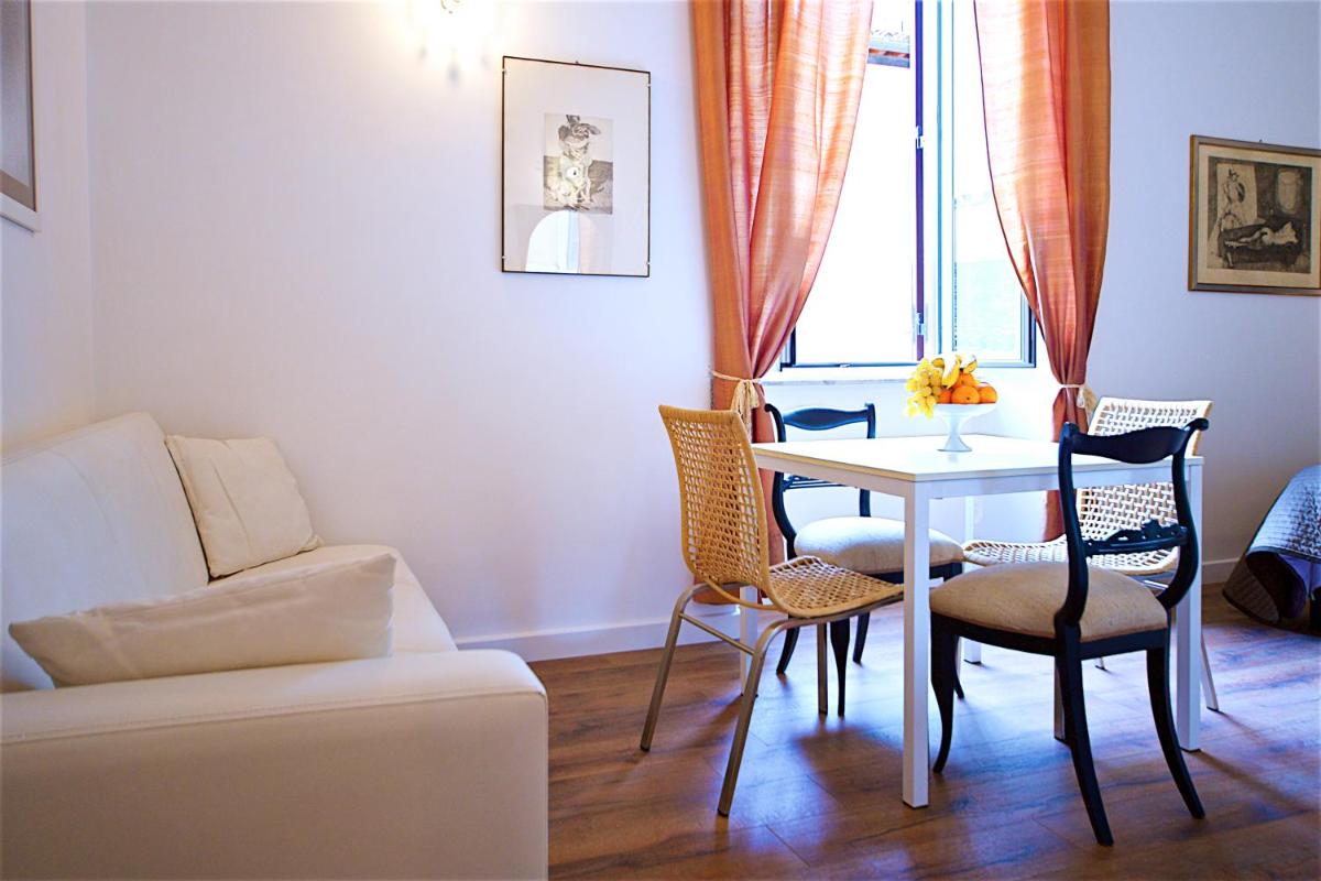 Vetrina Holidays Apartment Navona - Housity