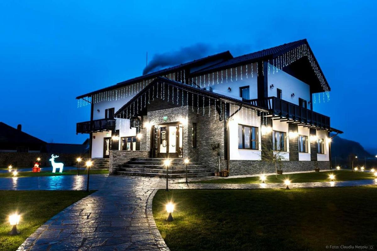 Pensiunea Câmpia Soarelui - Housity