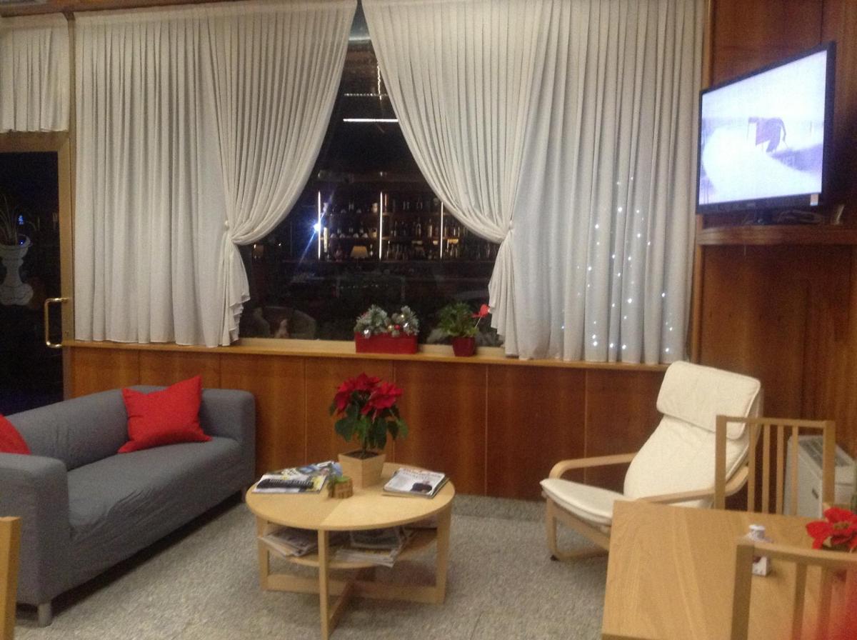 Hotel Route 9 - Housity