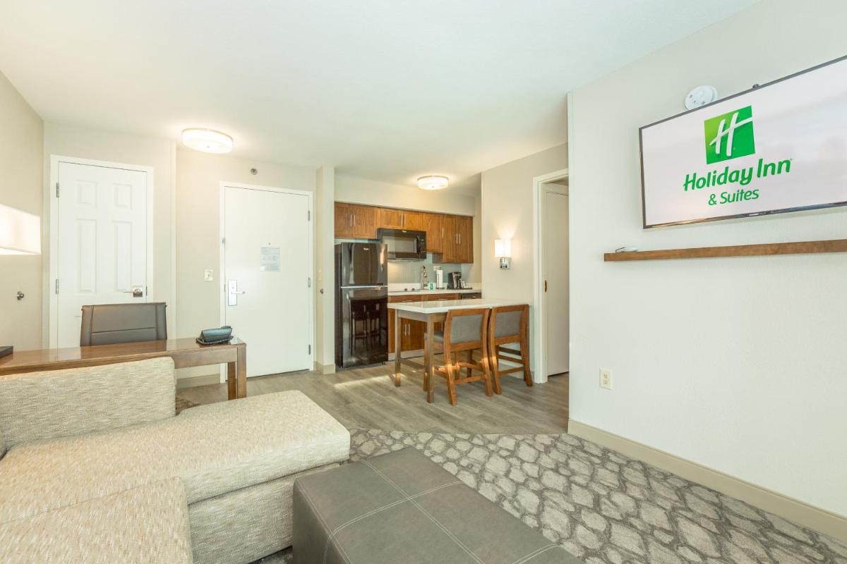 Holiday Inn Hotel and Suites Peachtree City, an IHG Hotel - Housity