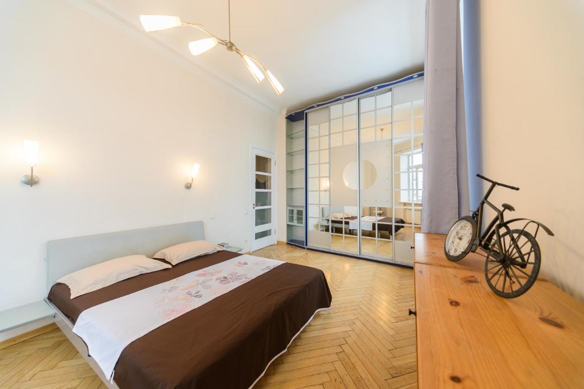 Suitetrails - Apartments on Khreschatyk 27