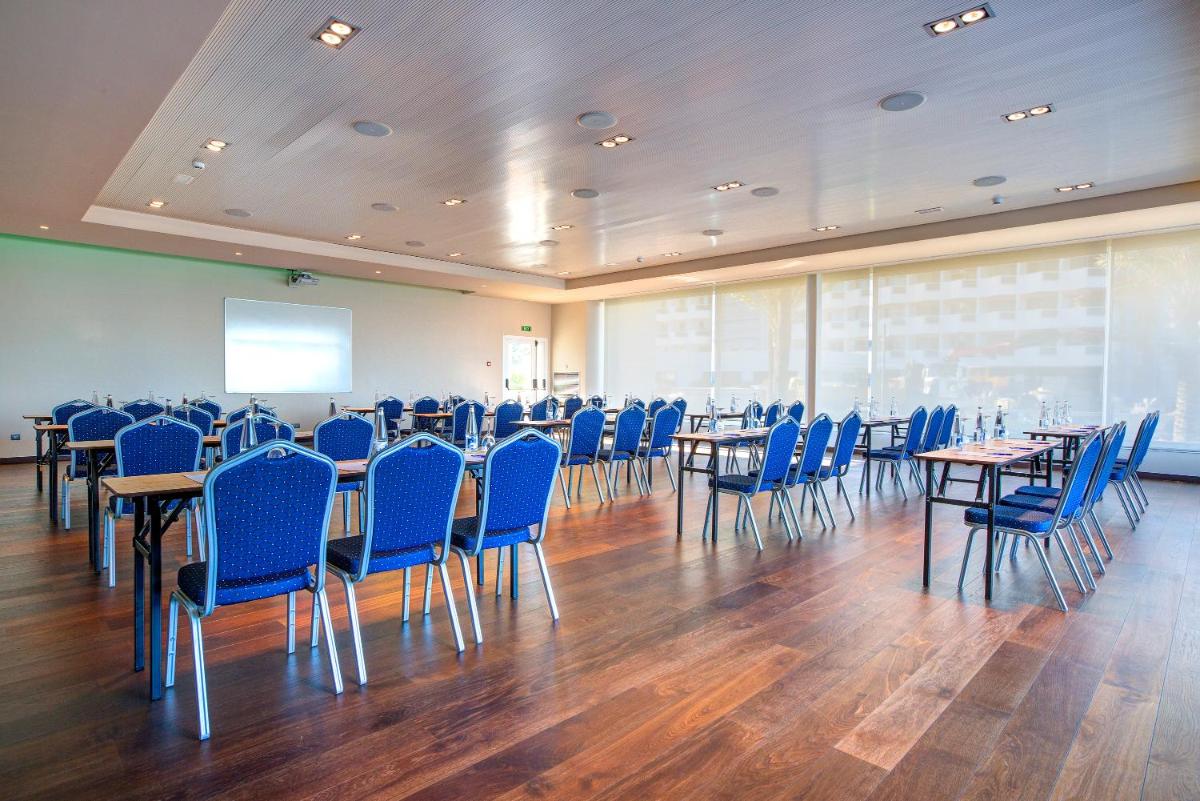 Zona business o sala de conferencias en Hipotels Hipocampo Playa