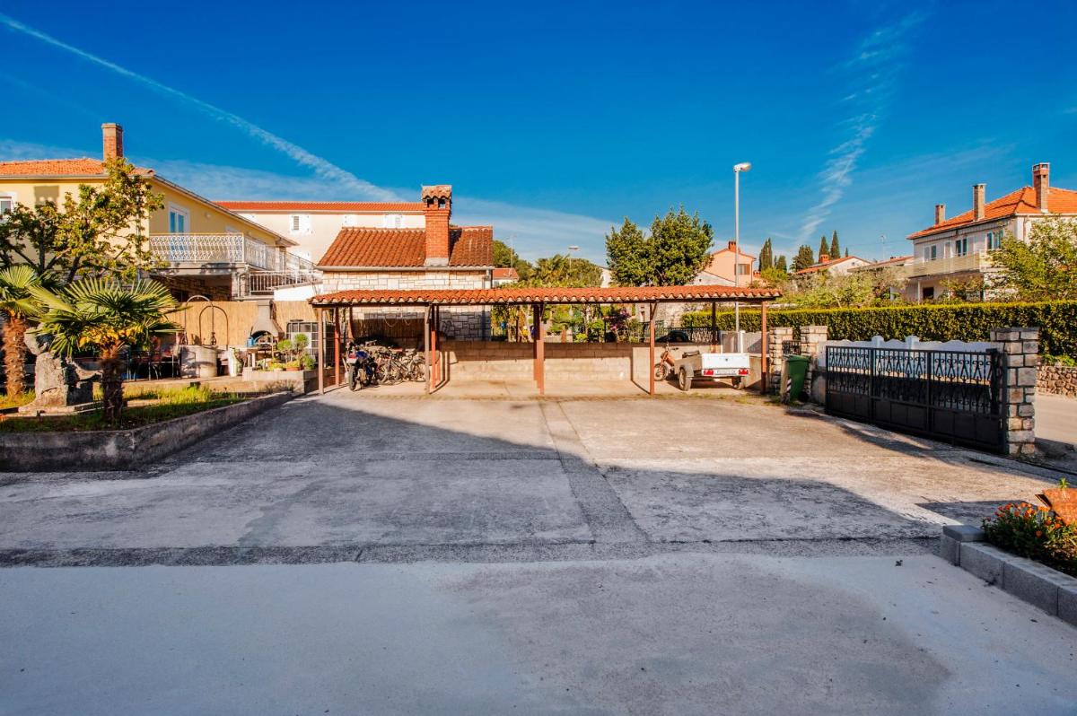 Apartments Casa Cerin - Housity