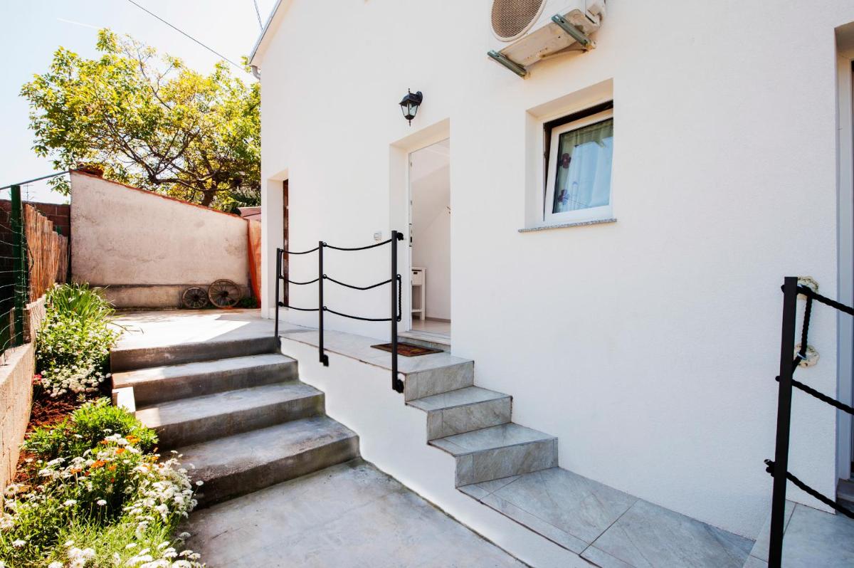 Apartments Casa Cerin - Housity