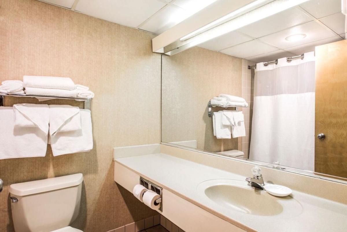 Lodge of the Ozarks - Housity