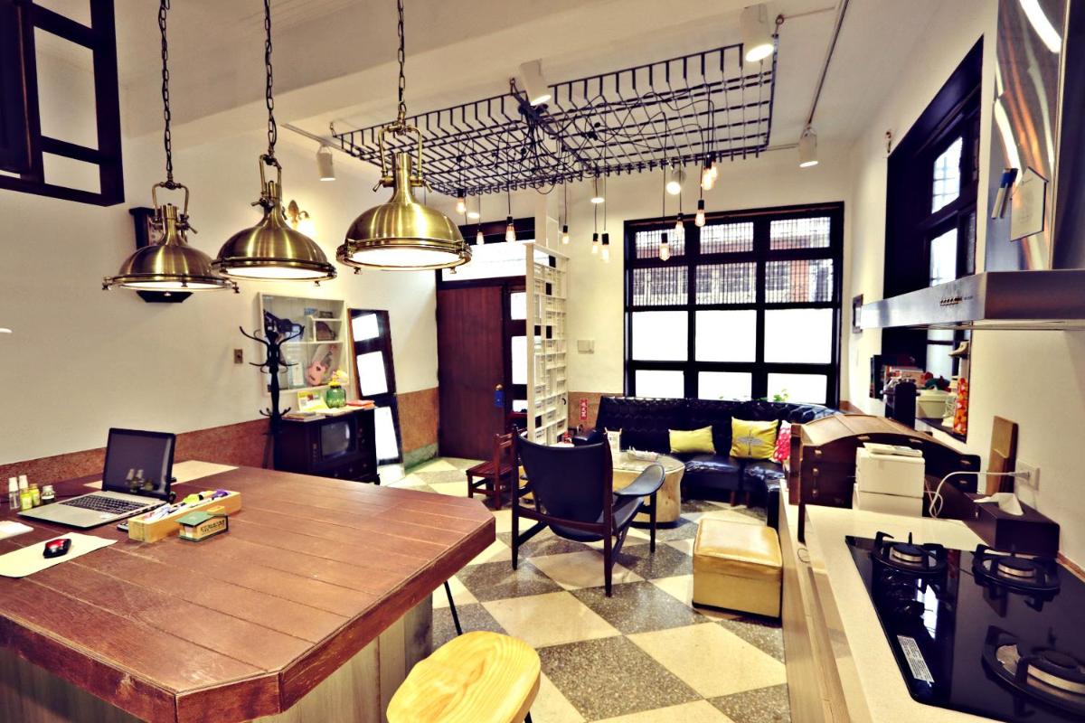 Chung Fu Inn - Housity