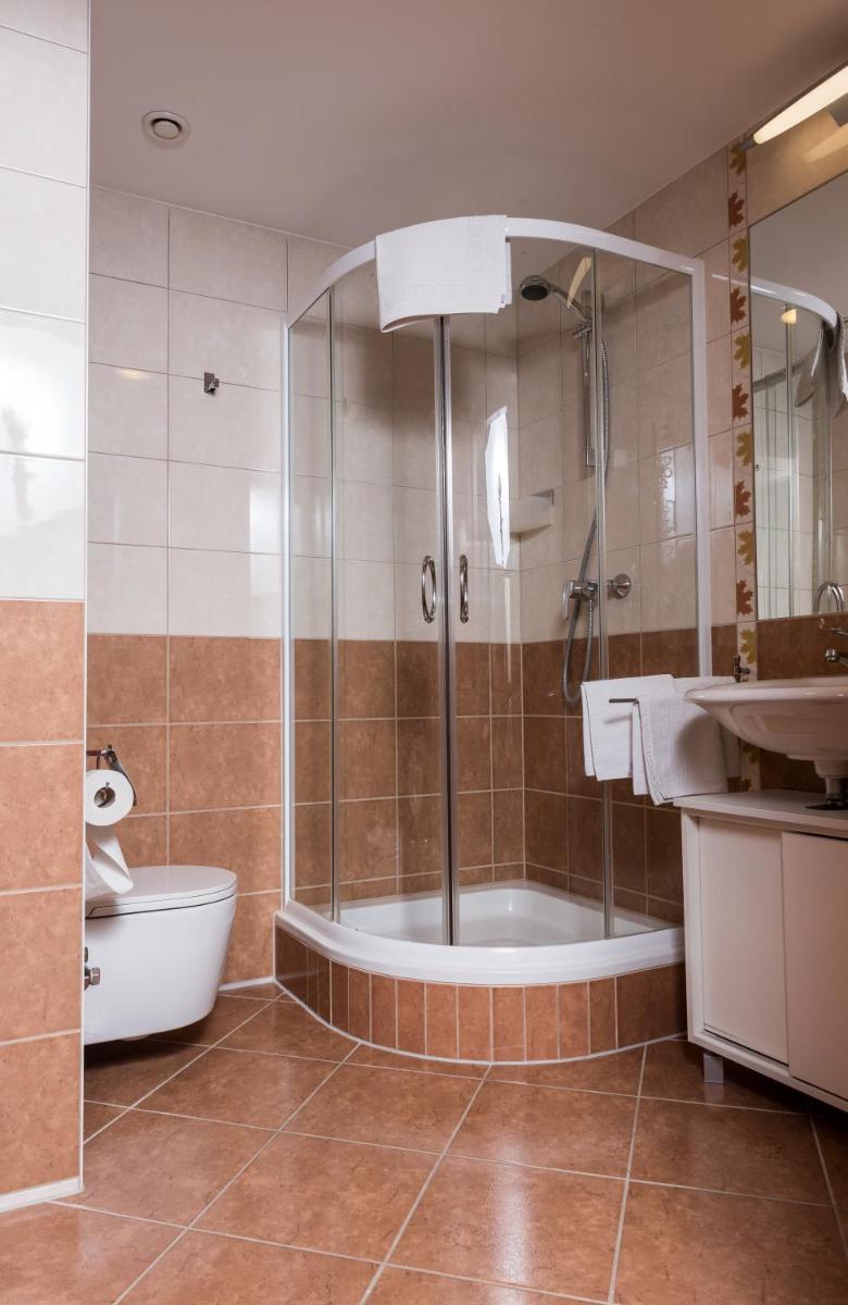 Hotel Breitenlee - Housity