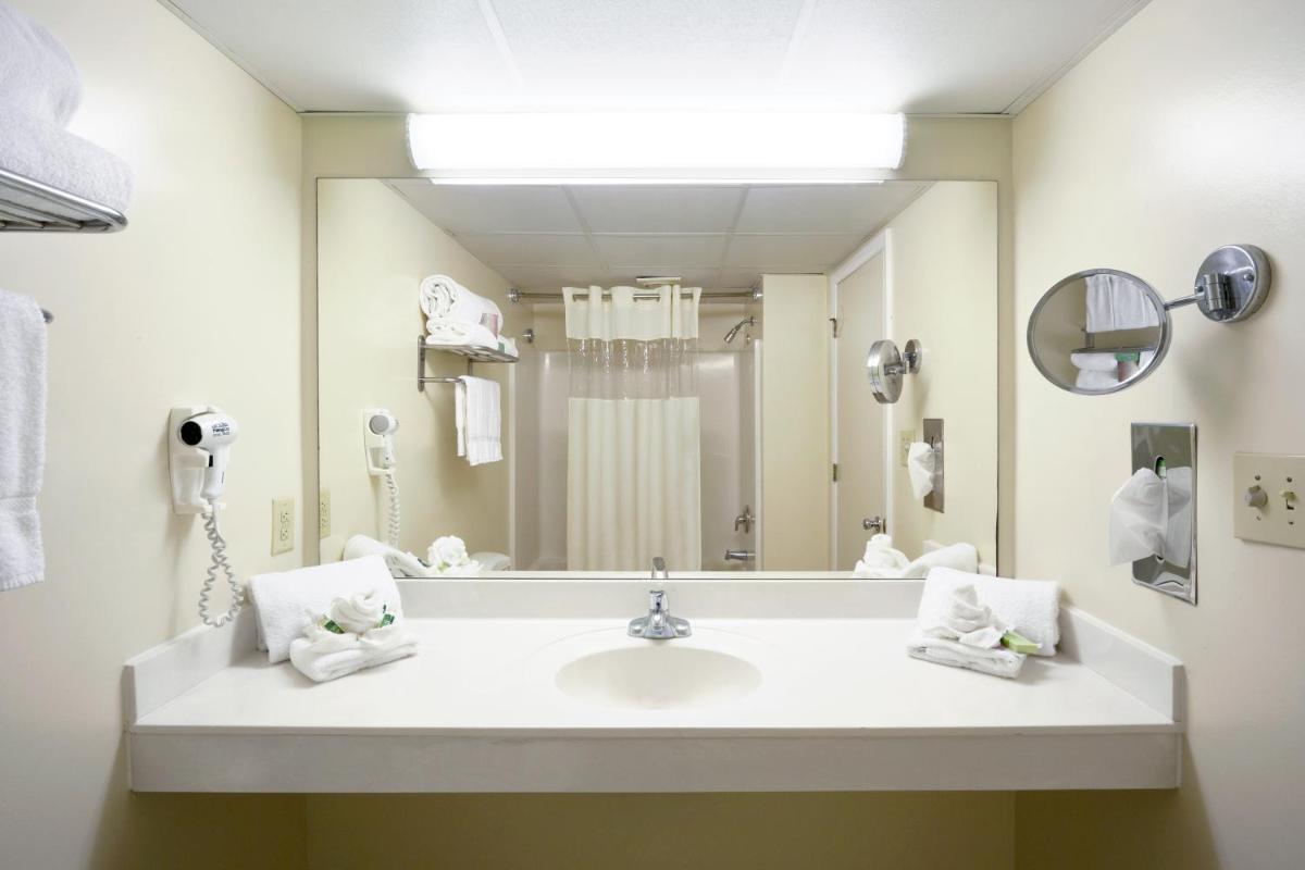 Paradise Plaza Inn - Housity