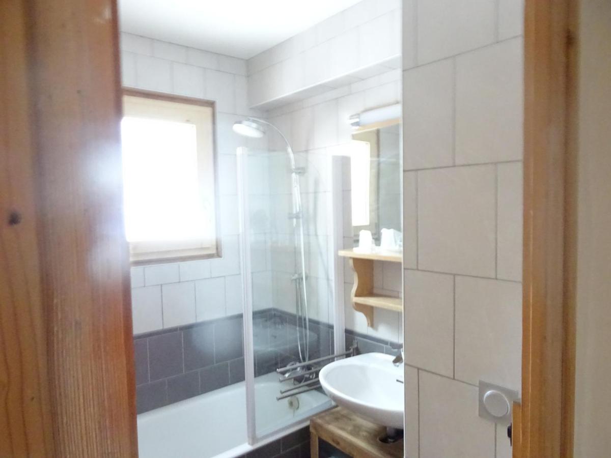 Salle de bains dans l'établissement Apart'hotel & Spa "La Destière"