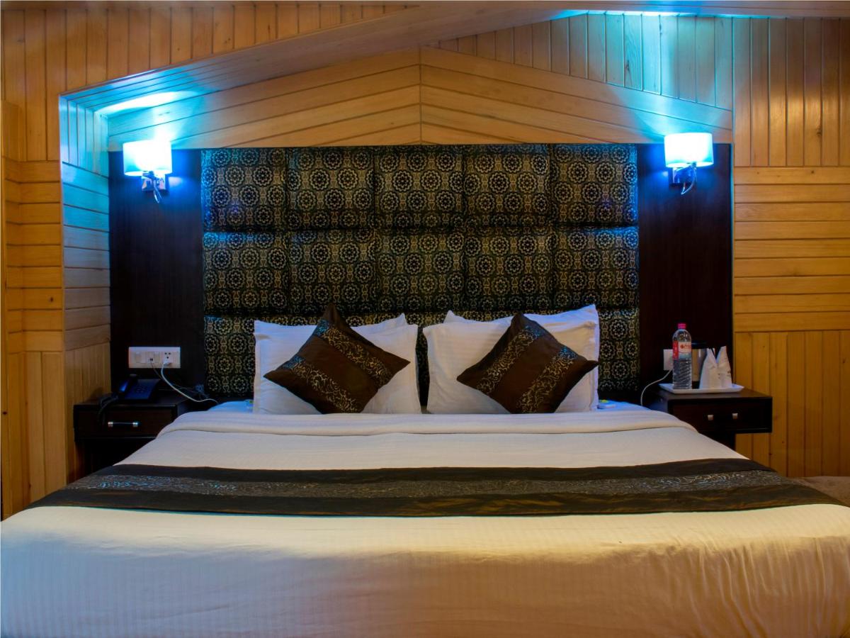 Hotel PACIFIC - Housity