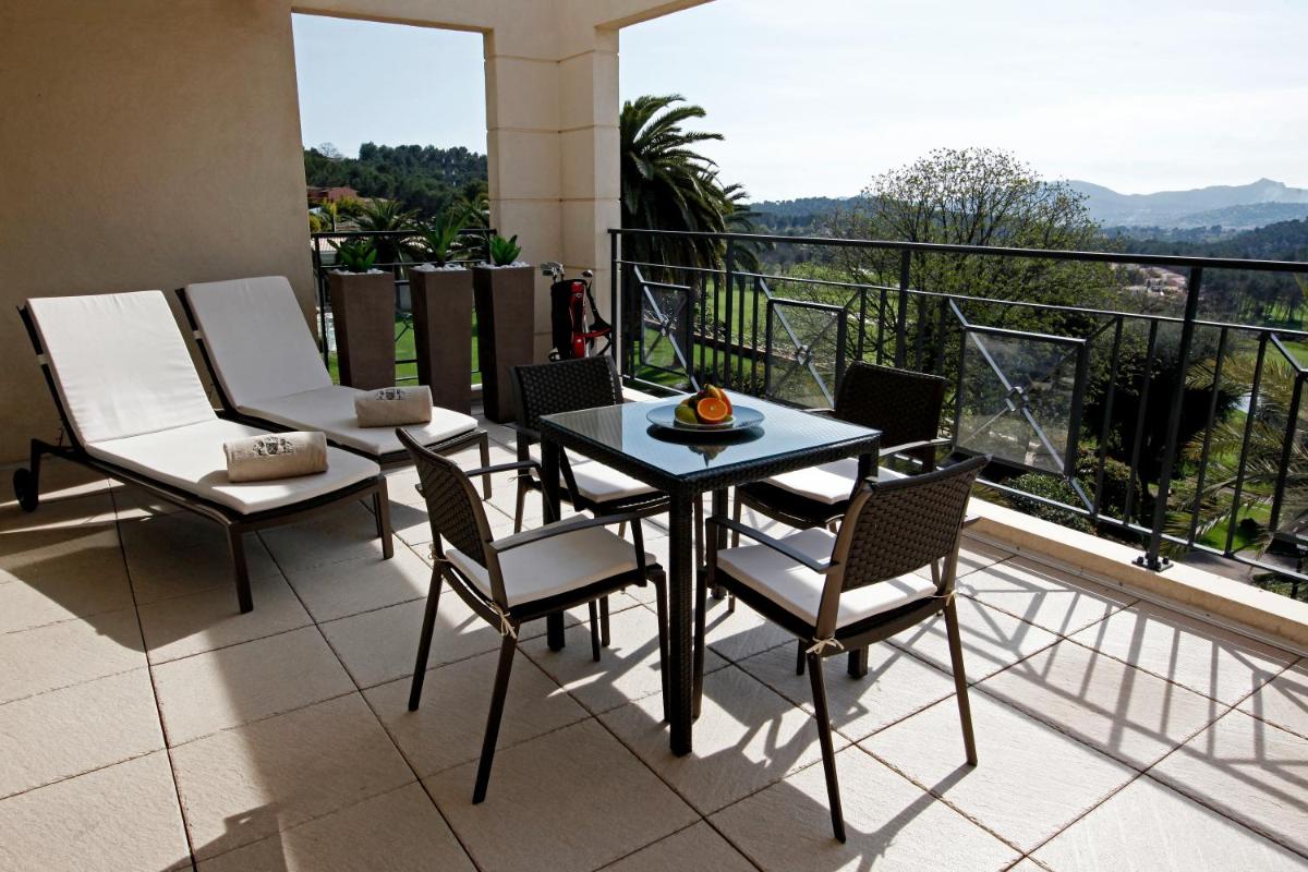 Balcon ou terrasse dans l'établissement Royal Mougins Golf, Hotel & Spa de Luxe