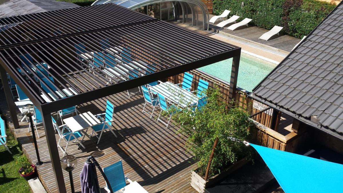Piscine de l'établissement Alpen Roc ou située à proximité