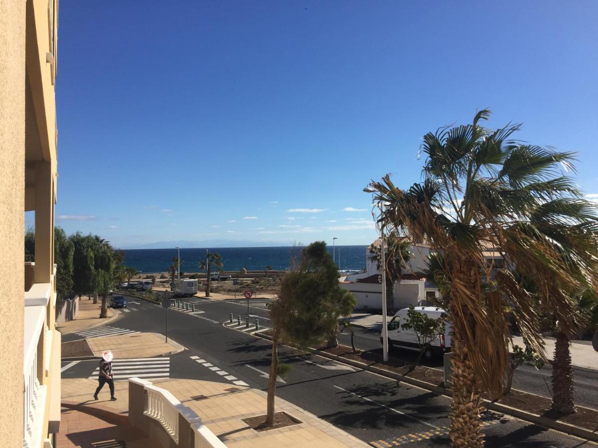 La Perla: Sea View and Pool (family apartment) - Housity