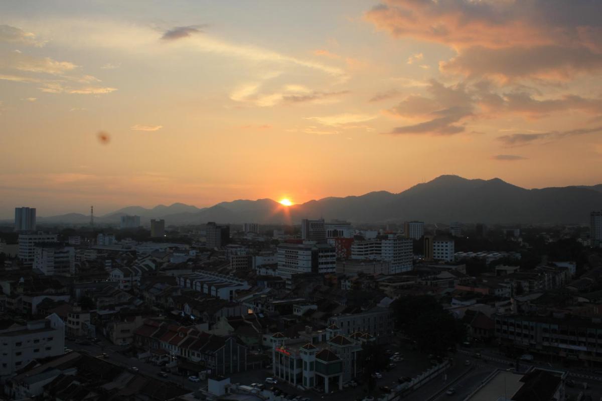 Tower Regency Hotel & Apartments - Housity