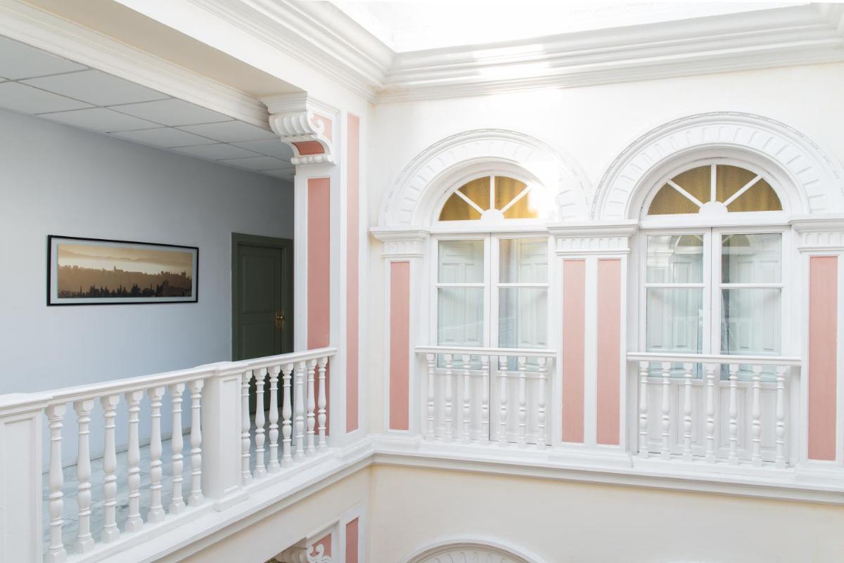 Suitetrails - Hotel Inglaterra