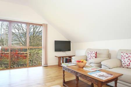 Dove Lodge - Housity