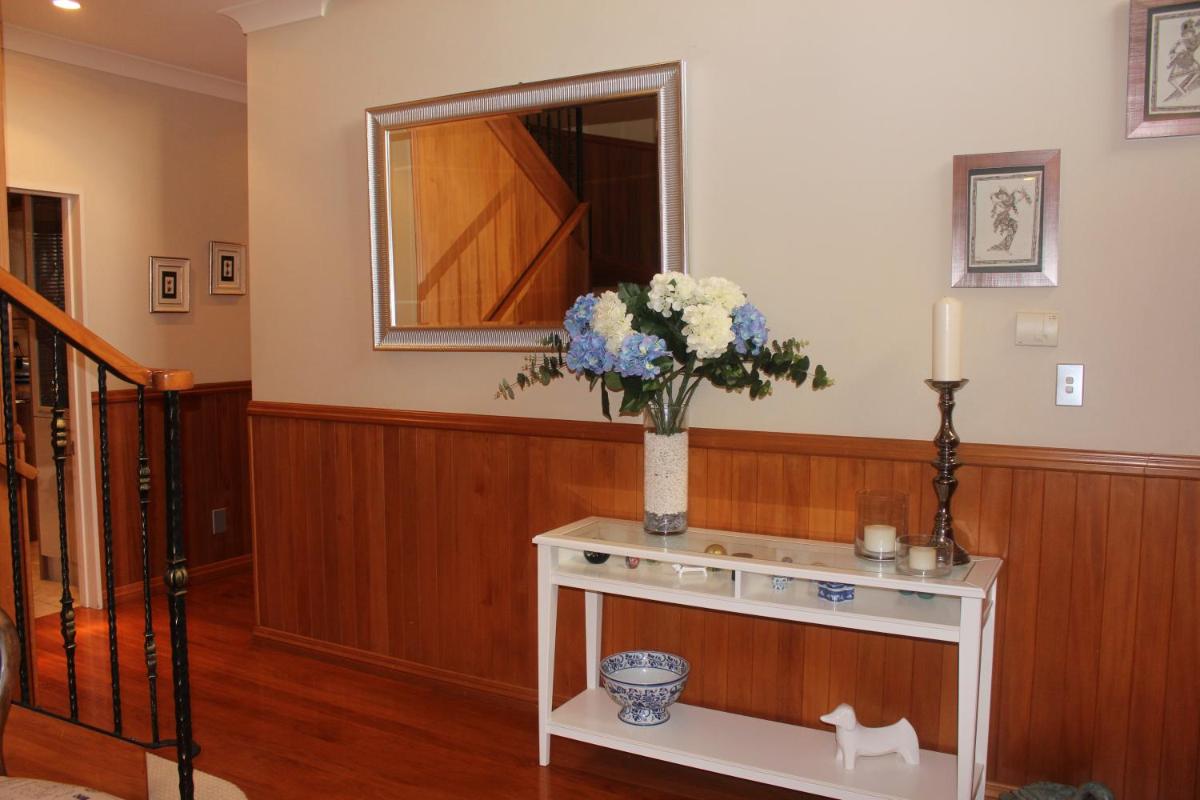 Amberwood - Housity