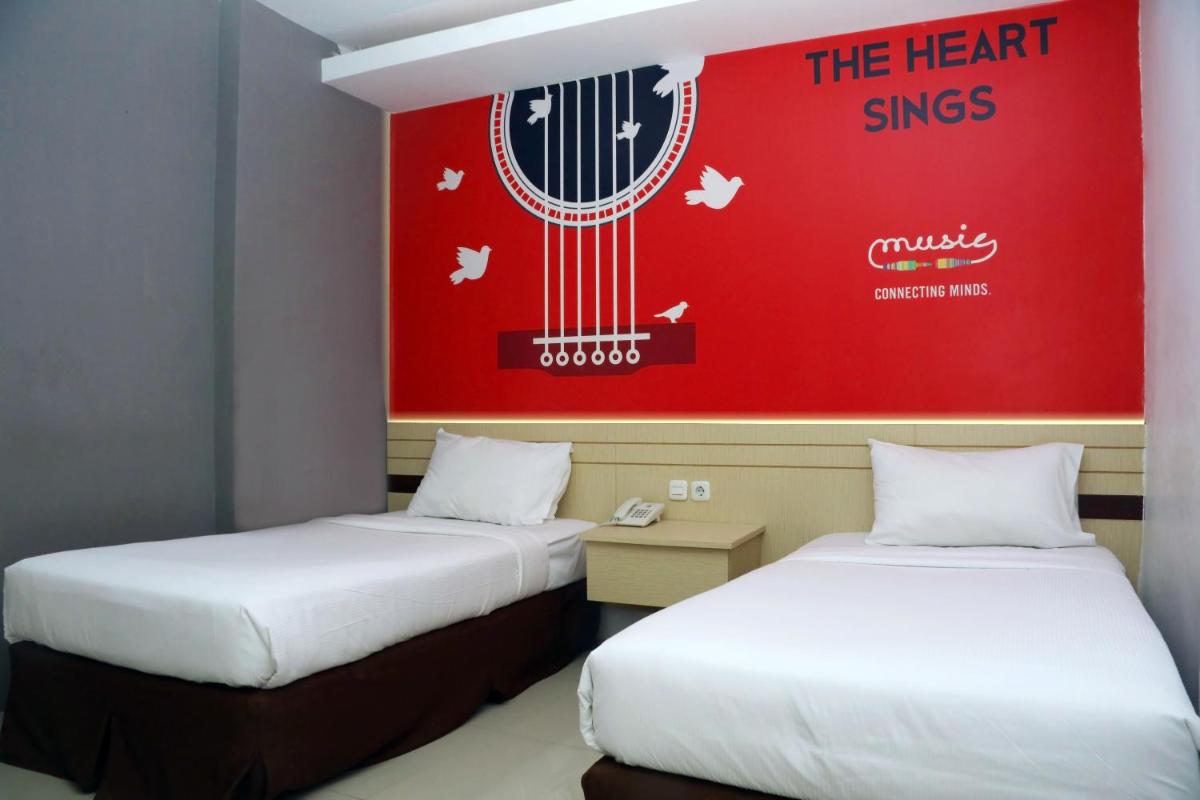 Front One Inn Sidoarjo - Housity