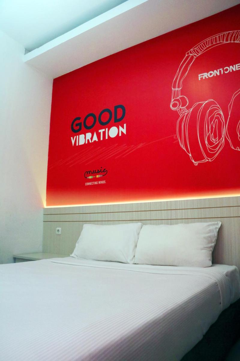 Front One Inn Sidoarjo - Housity