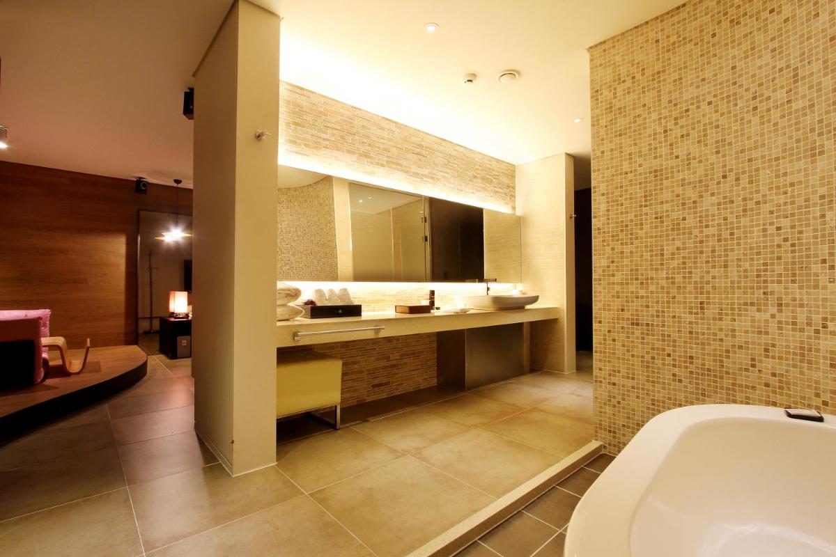 Uijeongbu Latree Hotel - Housity