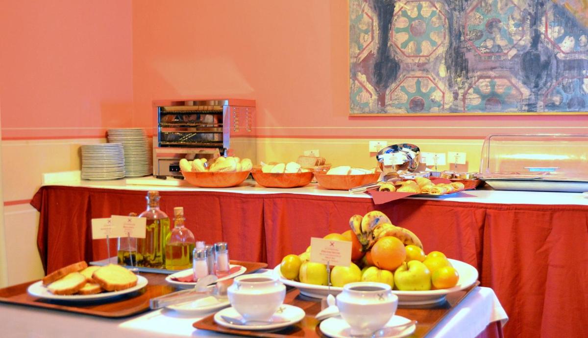 Comida en o cerca de este hotel