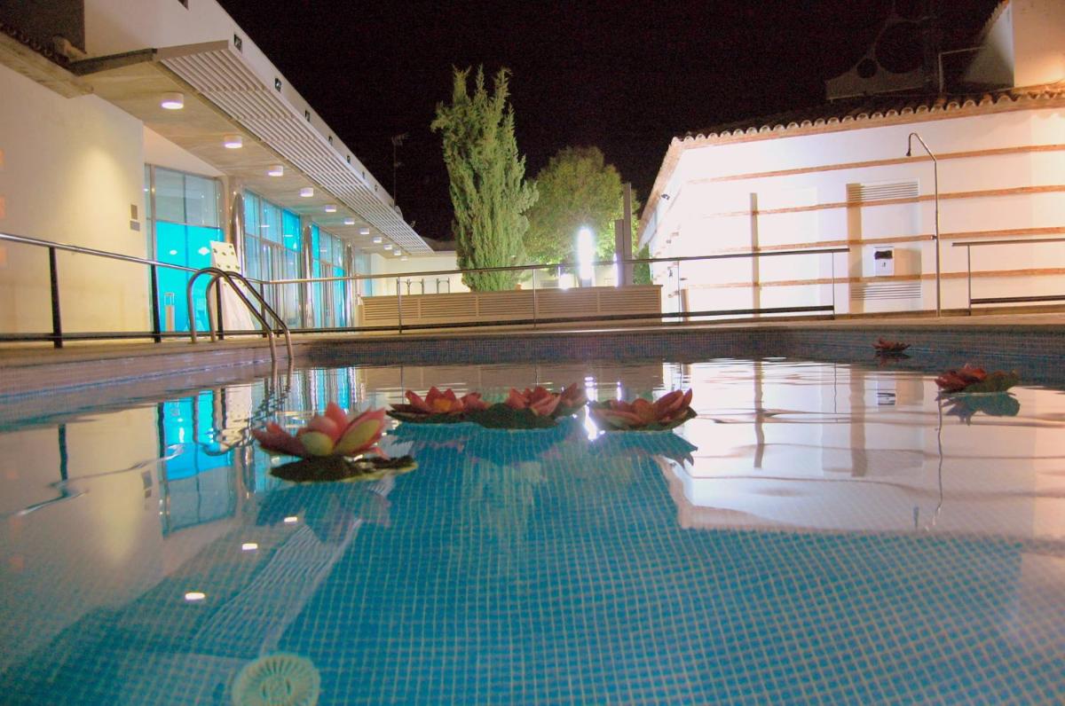 Piscina en o cerca de Hotel Mirador de Llerena