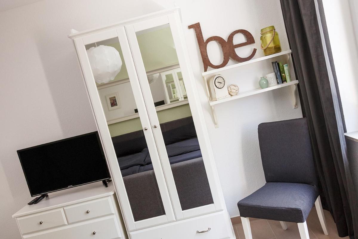 Charming CHARLOTTE - Housity