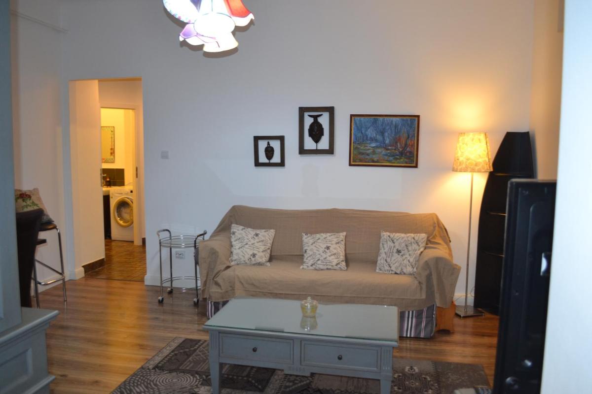 Victoria Plaza Two Bdr Apt - Housity