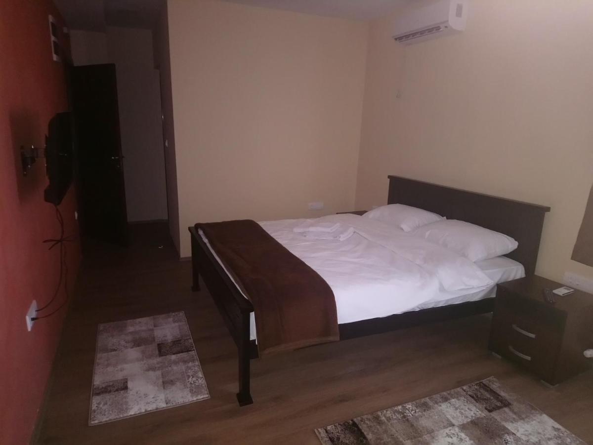 Prenoćište HRAST - Housity