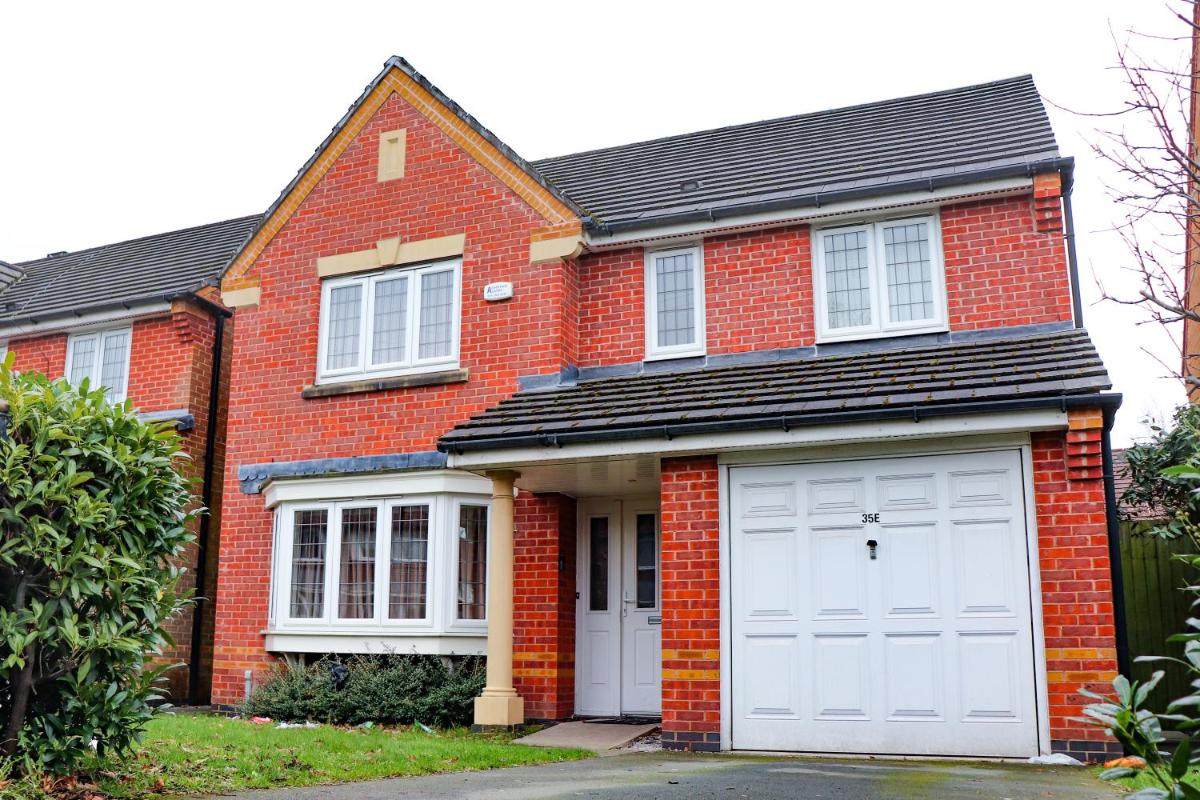 Royal Oak Home - Housity