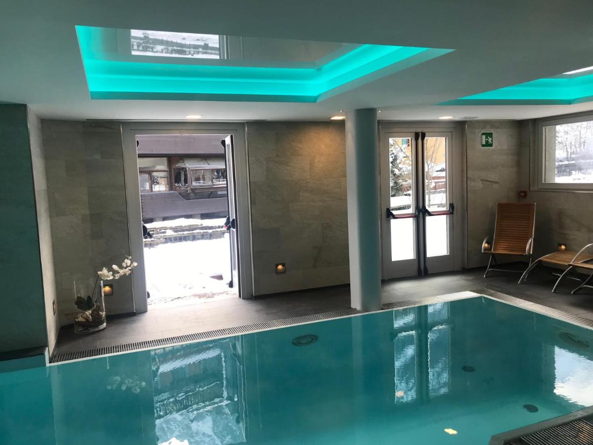 Piscine de l'établissement Grand Hôtel des Alpes ou située à proximité