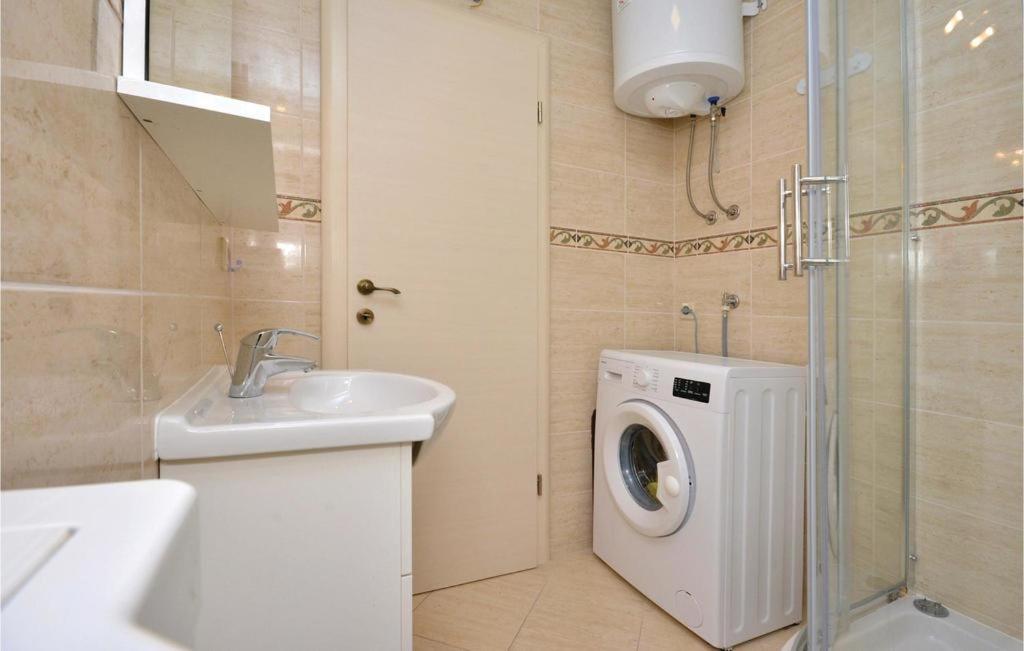 Ani Apartments - Housity