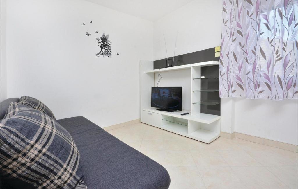 Ani Apartments - Housity