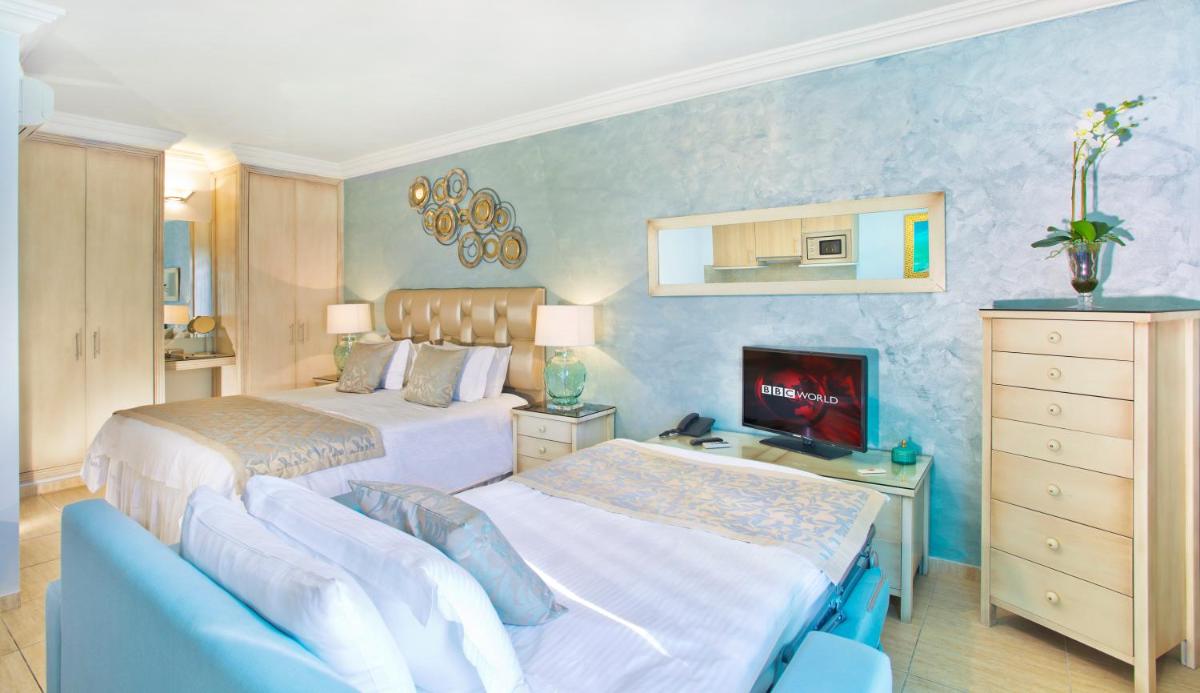 Cama o camas de una habitación en El Oceano Beach Hotel Adults only recommended