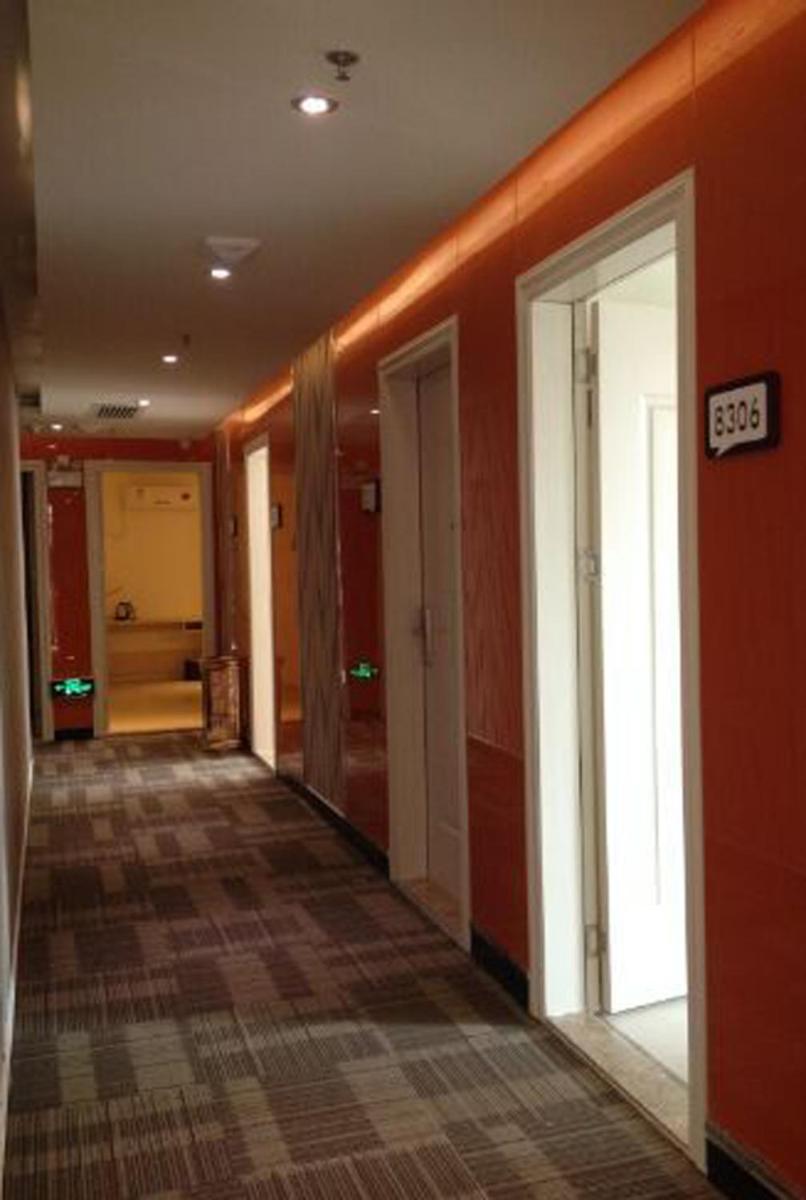 Thank Inn Chain Hotel Jiangxi Yichun Fengcheng Dongfanghong Avenue - Housity