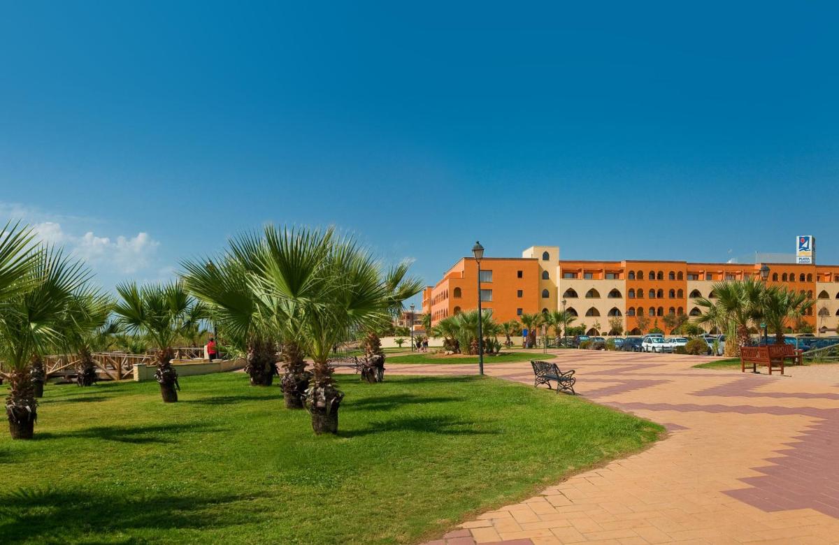 Jardín al aire libre en Playamarina