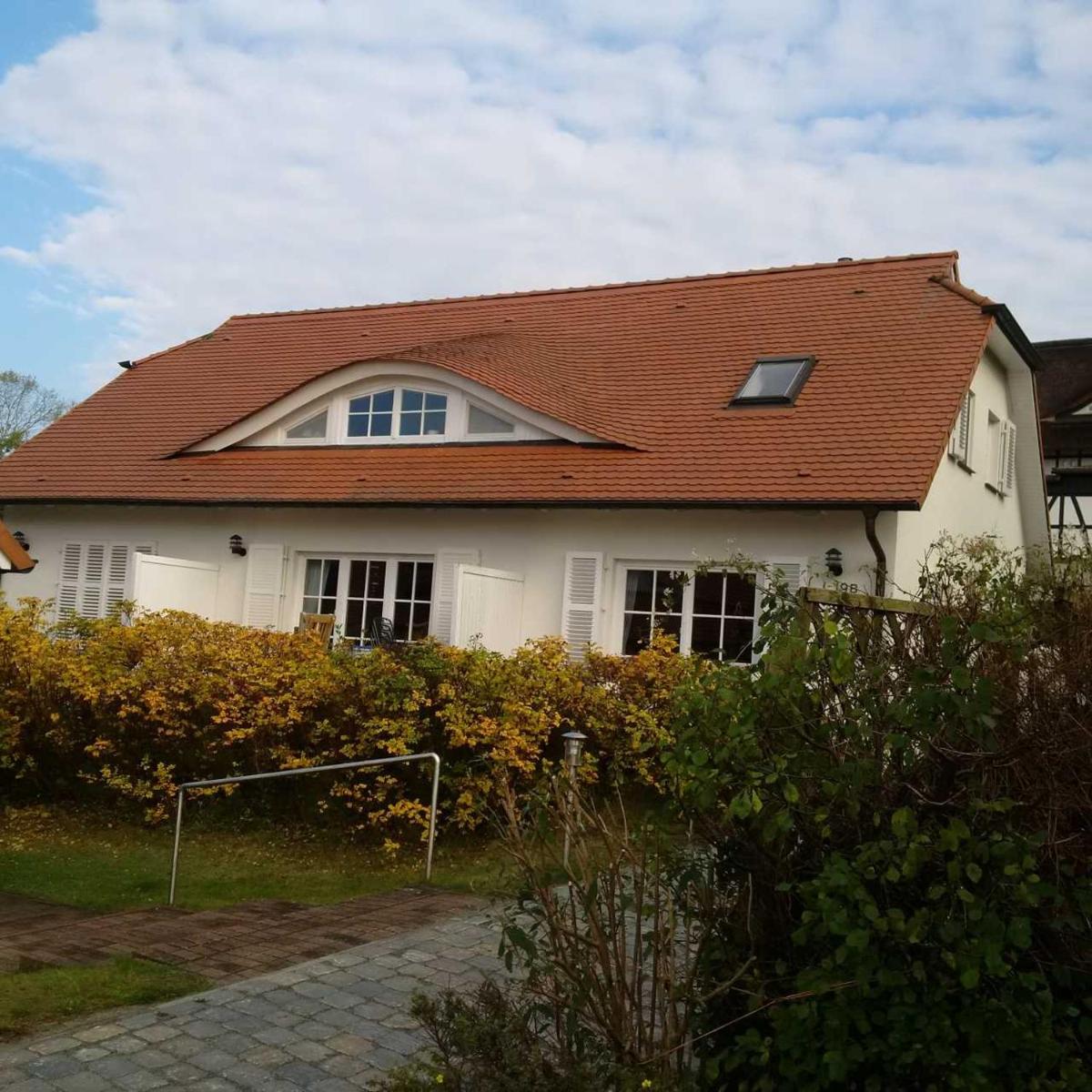 Ferienhaus Boddenkiek mit Wasserblick in Seedorf - Housity