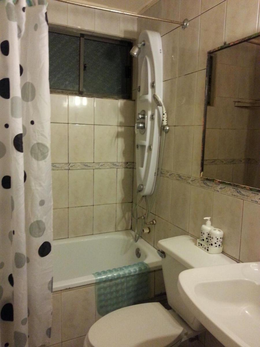 Hostal Los Nogales - Housity