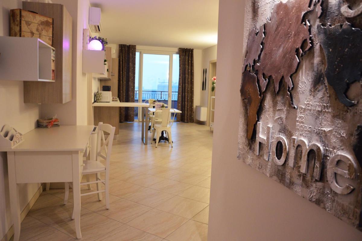 Il Sorriso - Housity