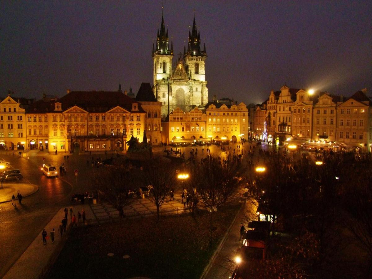 Old Town Square Premium Residence - Housity