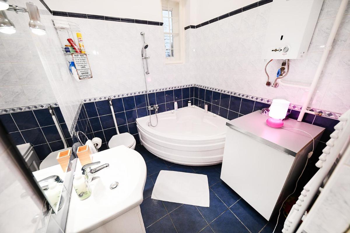 Hi-Bp Sophia 25 Apartment near Andrassy Avenue - Housity