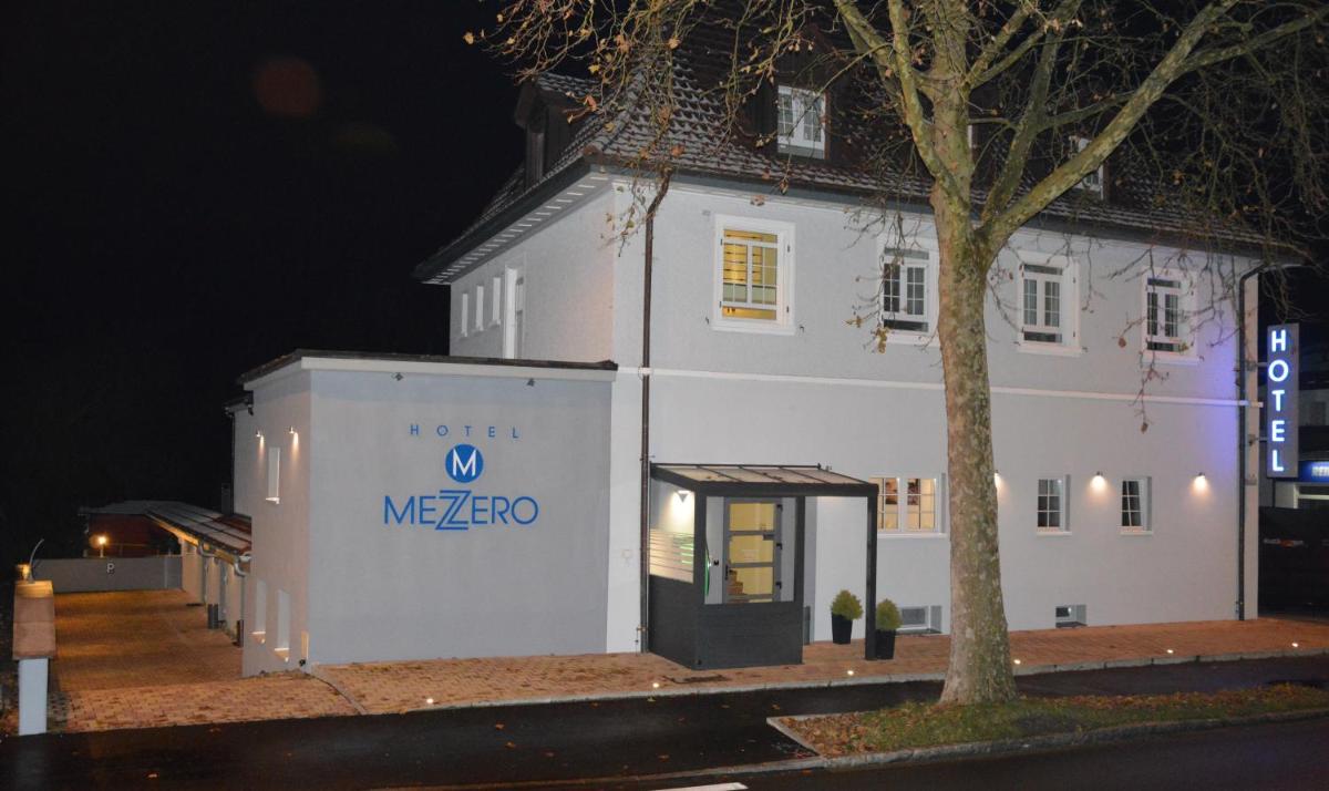 Hotel Mezzero - Housity